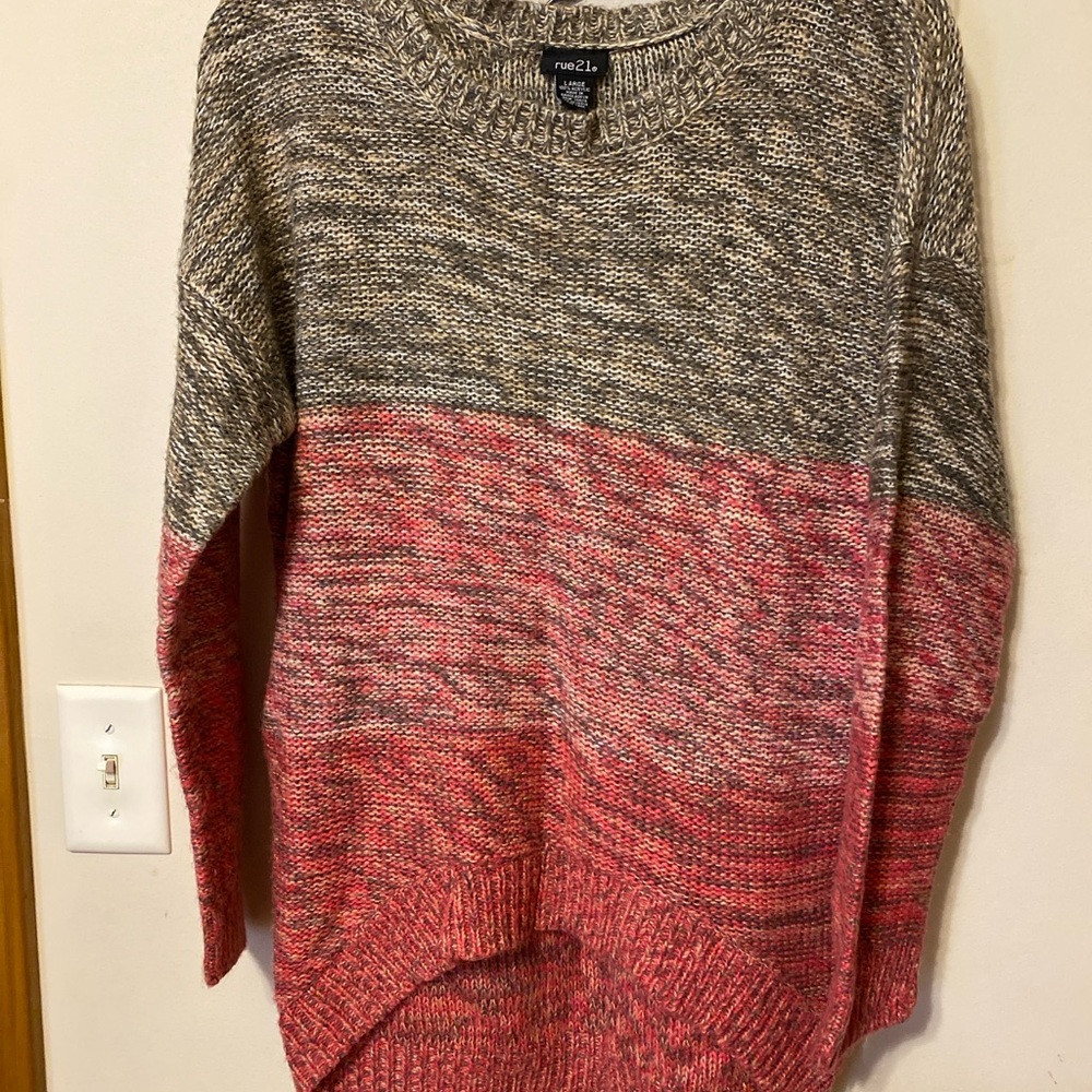 Rue21 Women's Gray and Pink Sweater